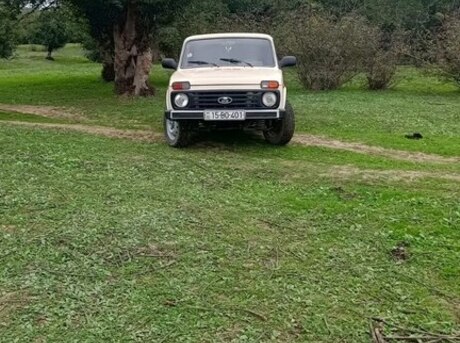 LADA (VAZ) Niva 2000