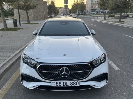 Mercedes E 300 4MATIC 2024