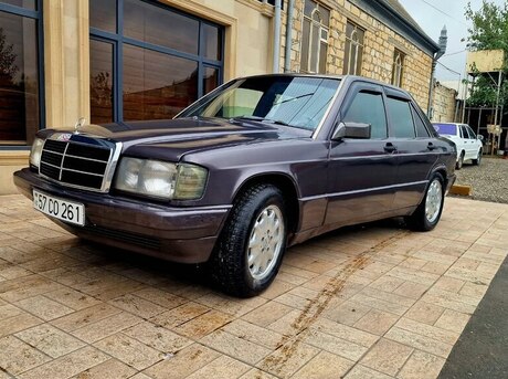 Mercedes 190 1990