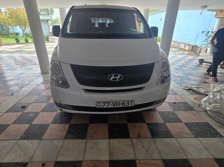 Hyundai H-1 2010