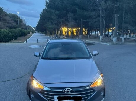 Hyundai Elantra 2019