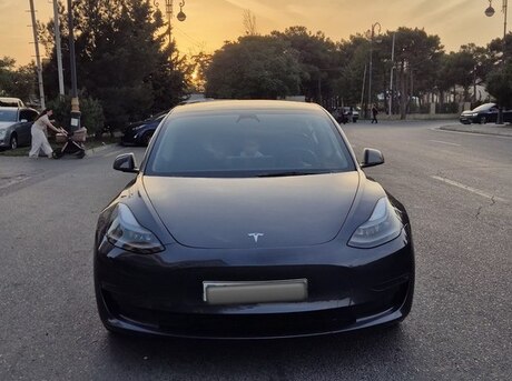 Tesla Model 3 2023