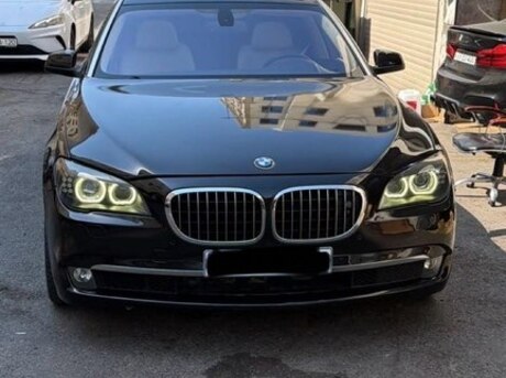 BMW 750 2010