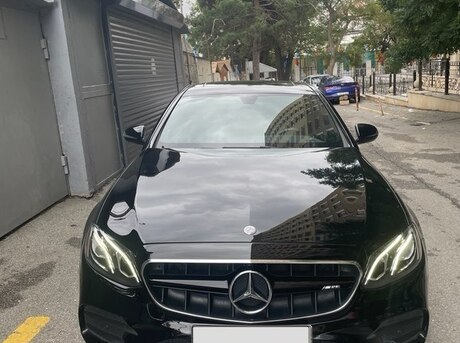 Mercedes E 300 4MATIC 2016