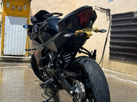 CFMOTO 250 SR 2025