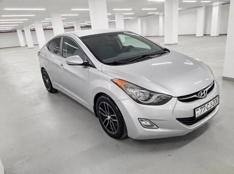 Hyundai Elantra 2012