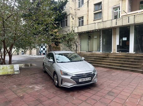 Hyundai Elantra 2019