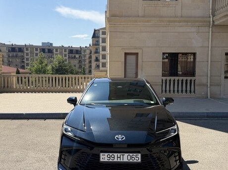 Toyota Camry 2025