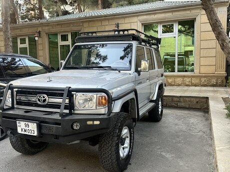 Toyota Land Cruiser 2012