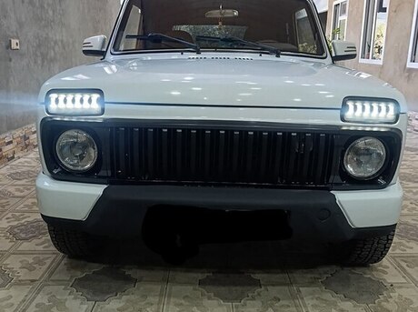 LADA (VAZ) Niva 2015