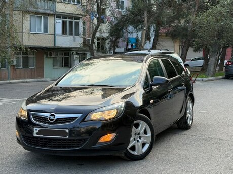 Opel Astra 2011