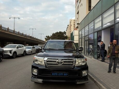 Toyota Land Cruiser 2012
