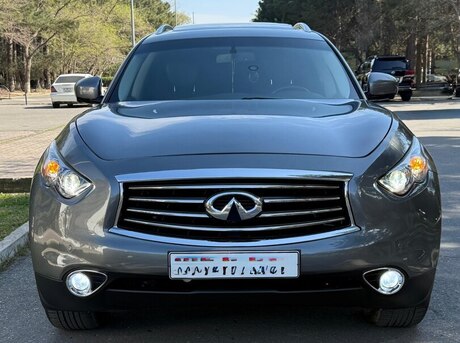 Infiniti QX70 2014