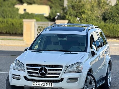 Mercedes  2010