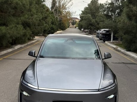 Tesla Model Y 2026