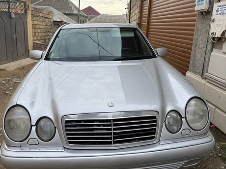 Mercedes E 220 1999