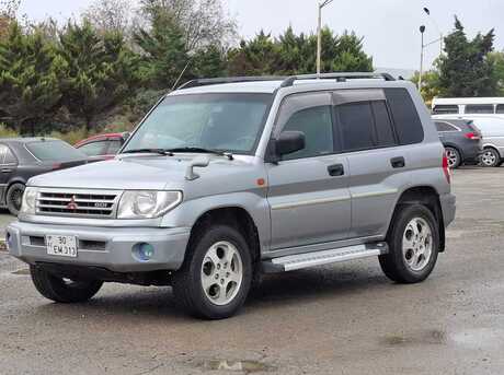 Mitsubishi Pajero io 1998