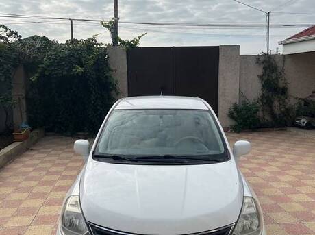 Nissan Tiida 2011