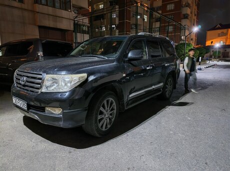 Toyota Land Cruiser 2011