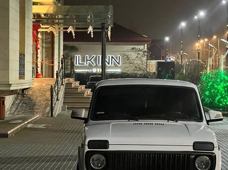 LADA (VAZ) Niva 2015