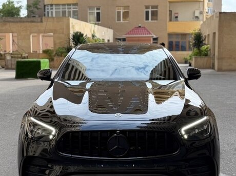 Mercedes E 300 2023