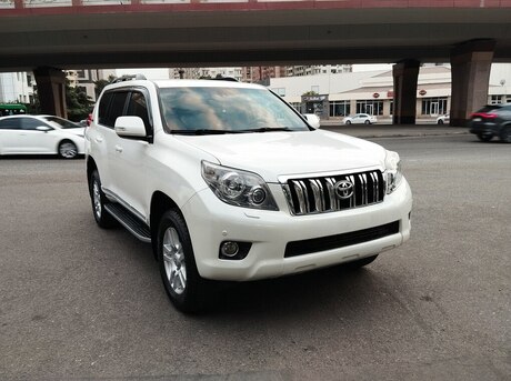 Toyota Land Cruiser Prado 2011
