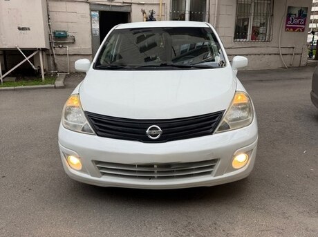 Nissan Tiida 2010