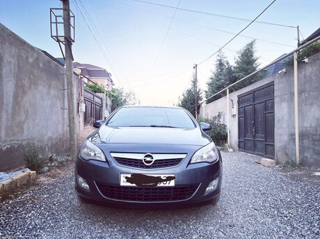 Opel Astra 2010