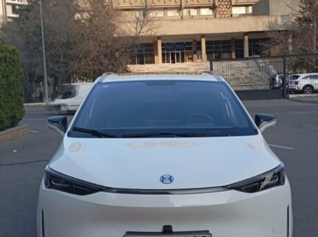 Hycan Z03 2024