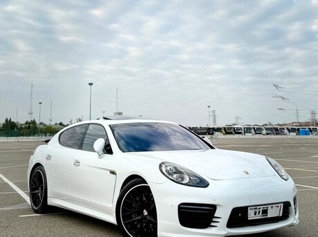 Porsche Panamera GTS 2014