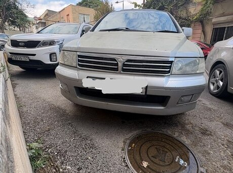 Mitsubishi Chariot 2002