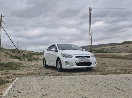 Hyundai Accent 2012