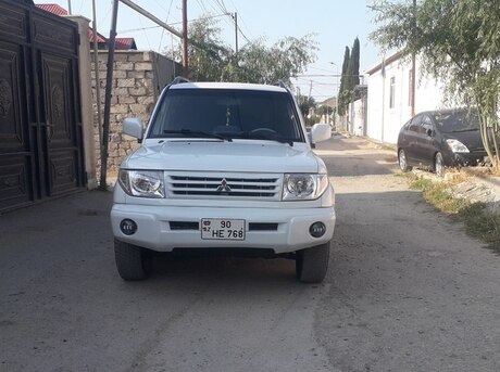 Mitsubishi Pajero io 1999