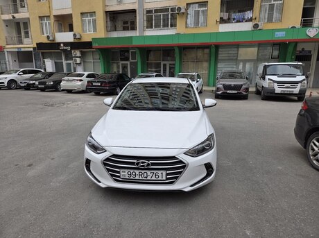 Hyundai Avante 2015