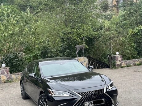 Lexus ES 300h 2023