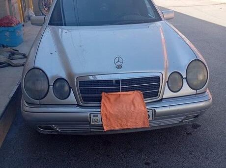 Mercedes E 220 1996