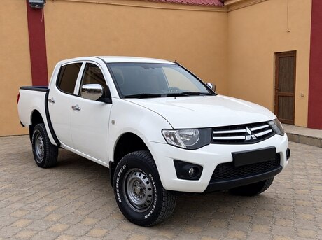 Mitsubishi L200 2014