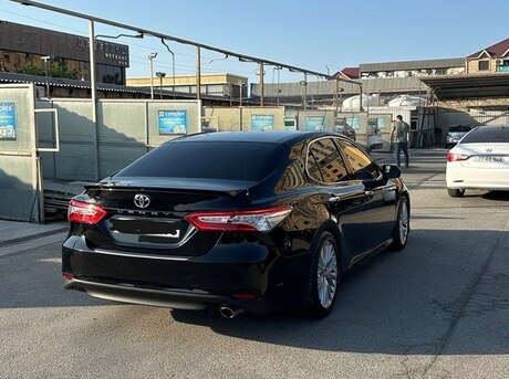 Toyota Camry 2019