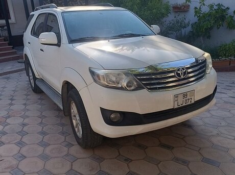 Toyota Fortuner 2011