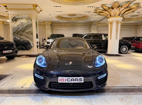 Porsche Panamera GTS 2013