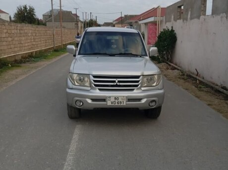 Mitsubishi Pajero io 2002