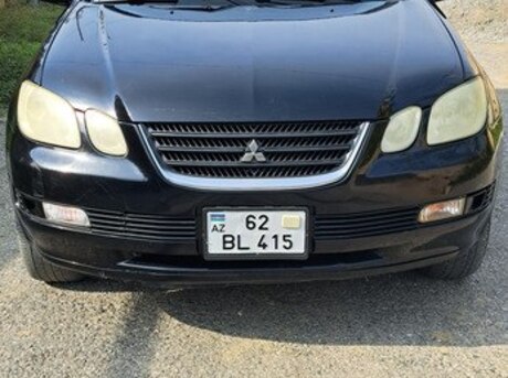 Mitsubishi Airtrek 2002