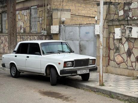 LADA (VAZ) 2107 2000