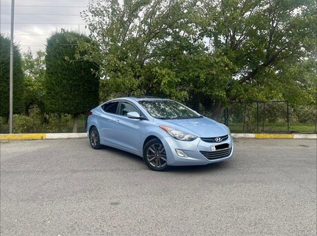 Hyundai Elantra 2012