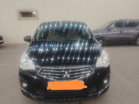 Mitsubishi Attrage 2015