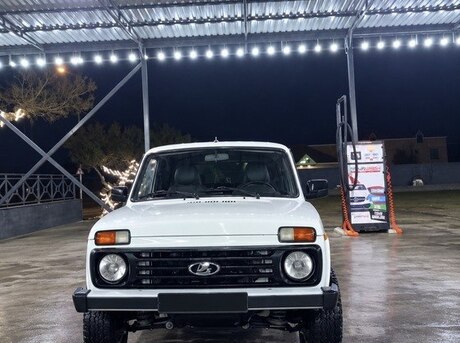 LADA (VAZ) Niva 2015