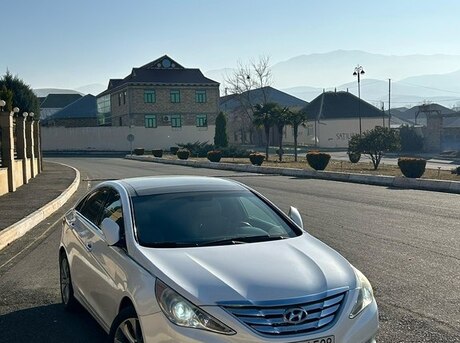 Hyundai Sonata 2010