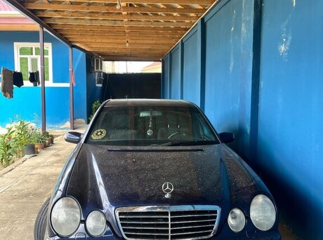 Mercedes E 240 2000