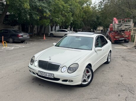 Mercedes E 240 2003