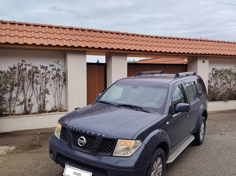 Nissan Pathfinder 2005